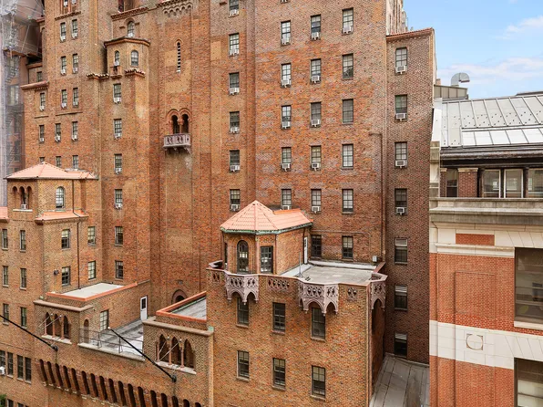 25 Central Park West image 4 of 6