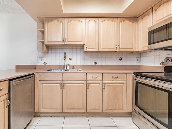 4th image of 18 Seville Circle
