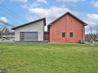 2132 Paxton Church Rd, Harrisburg, PA 17110