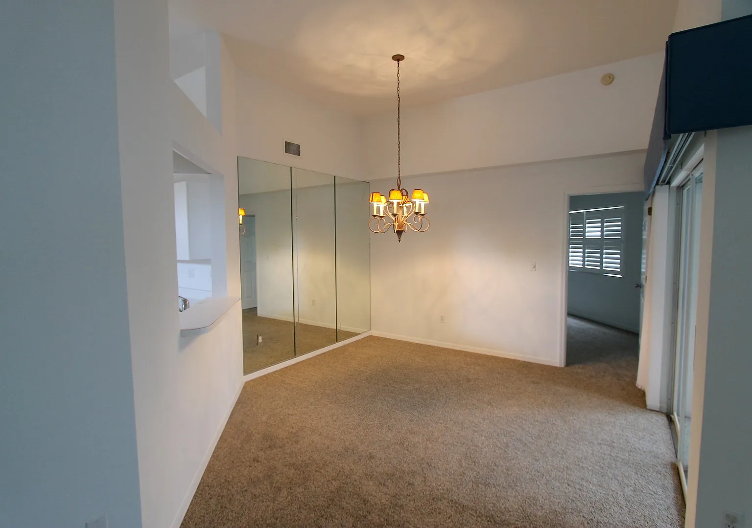 **Ask About The Two Weeks Free Perfect Location Lakeside 3 Bed / 2 Bath Condo One Car Garage Nort... — Photo 3