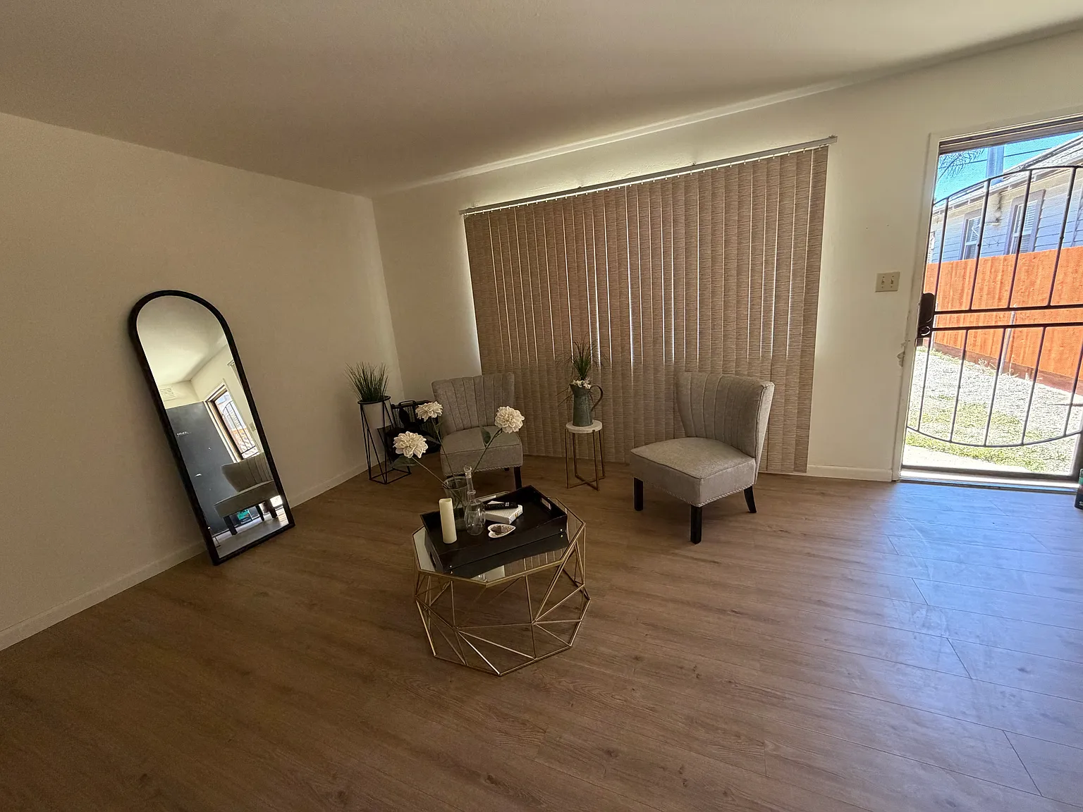 1 bed, 100 sqft, $975 — Photo 3