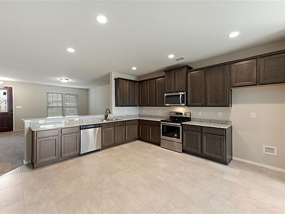 5th image of 9048 Fair Oaks Dr