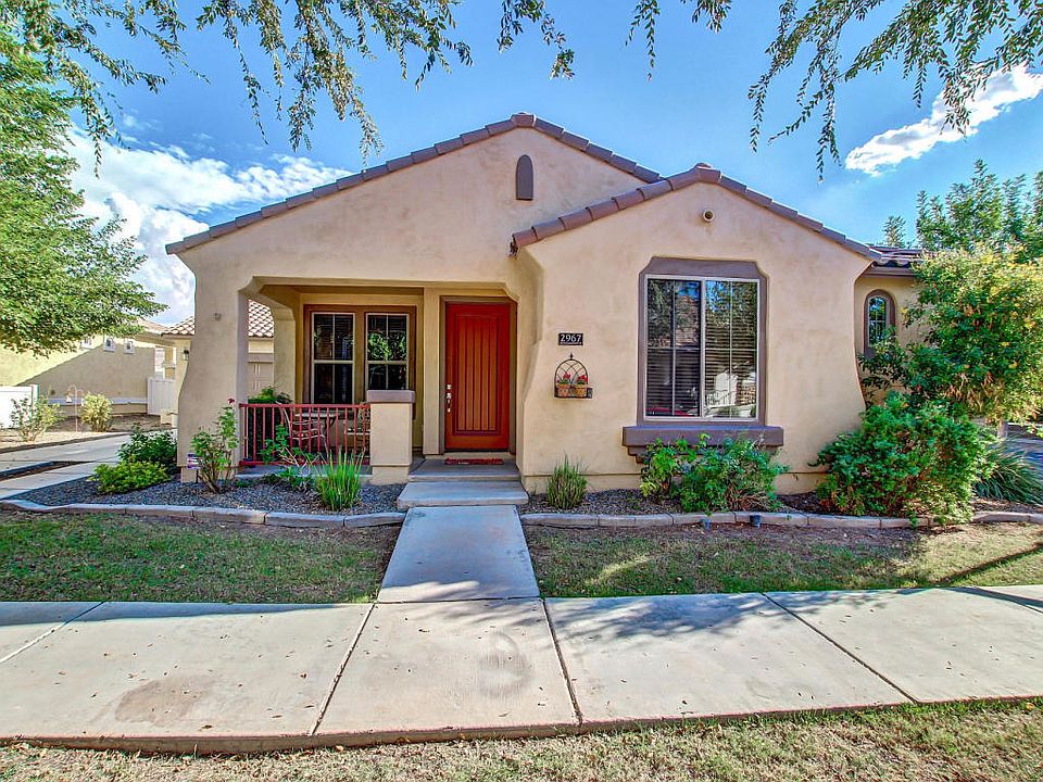 1st image of 2967 E Camellia Dr