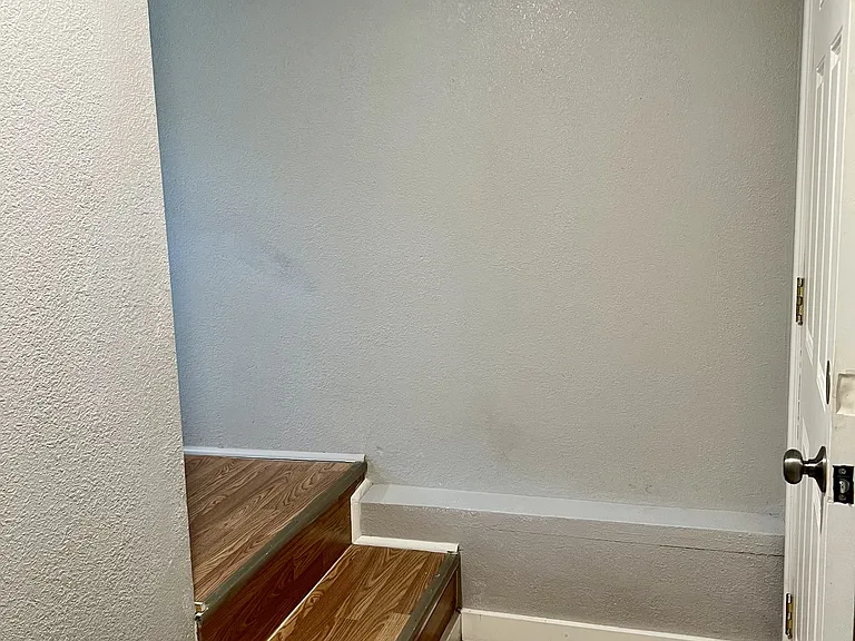 107 N Gillette Ave — Photo 30