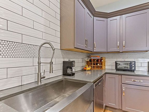 4th image of 4332 S Langley Ave