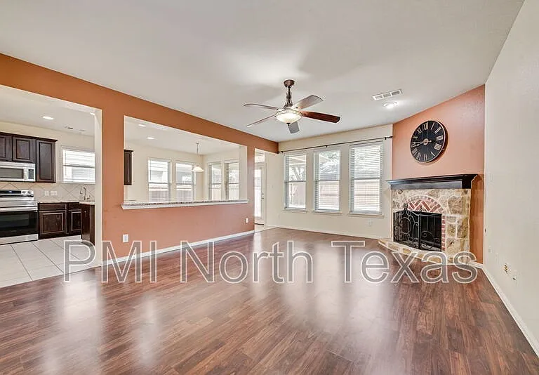 10516 Bolivar Dr — Photo 5