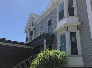 6 Pitt St, Falmouth, ME 04105