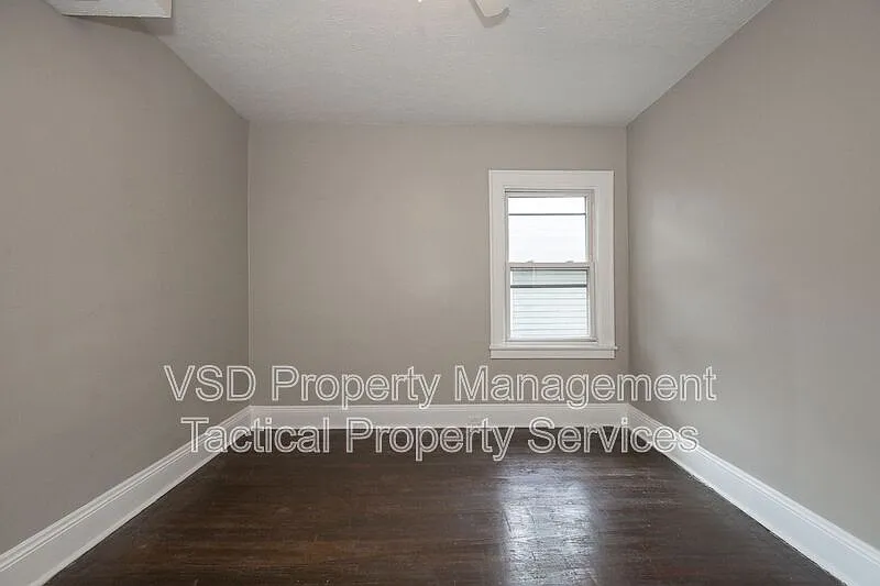 2 bed, 1.0 bath, 1446 sqft, $1,195 — Photo 4