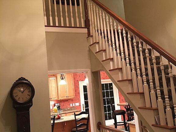 3rd image of 9048 Gooding Dr