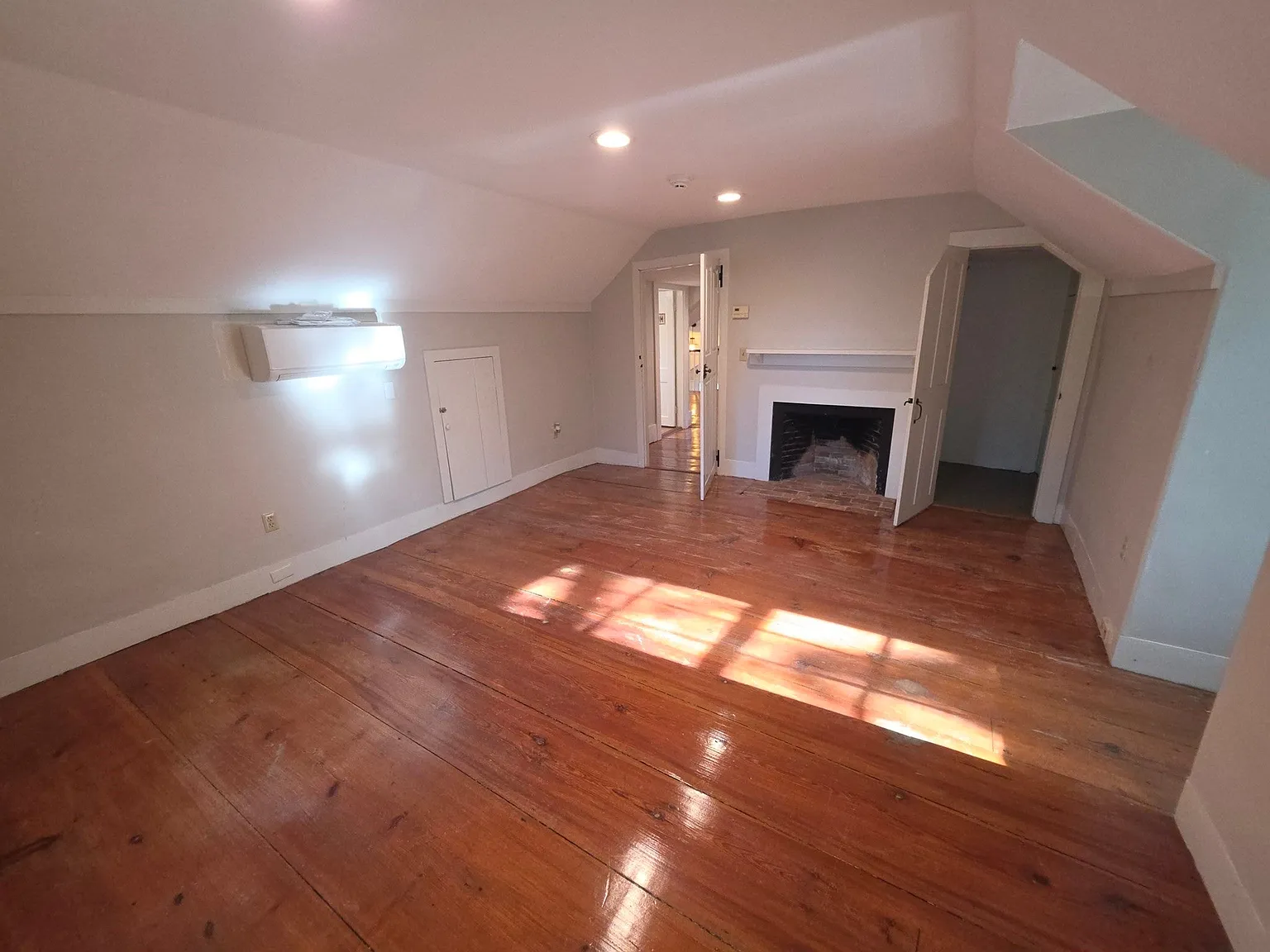 Studio, 2831 sqft, $700 — Photo 1