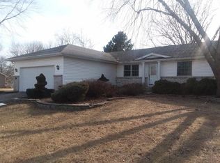 725 Marquette Dr SW, Poplar Grove, IL 61065