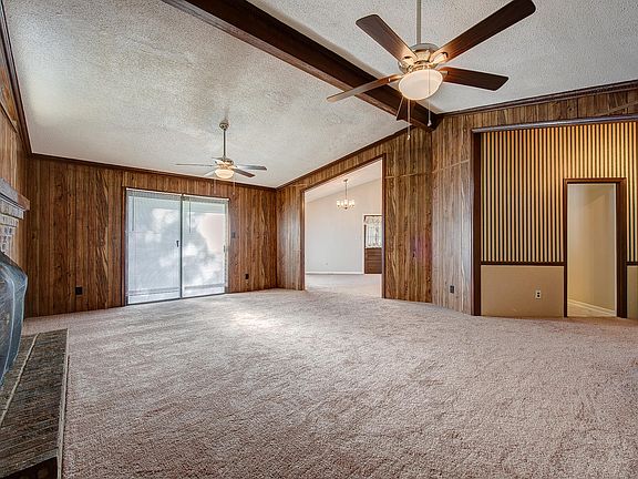 3rd image of 1209 Candlewood Dr