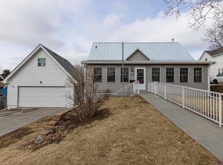 6928 Binney St, Omaha, NE 68104