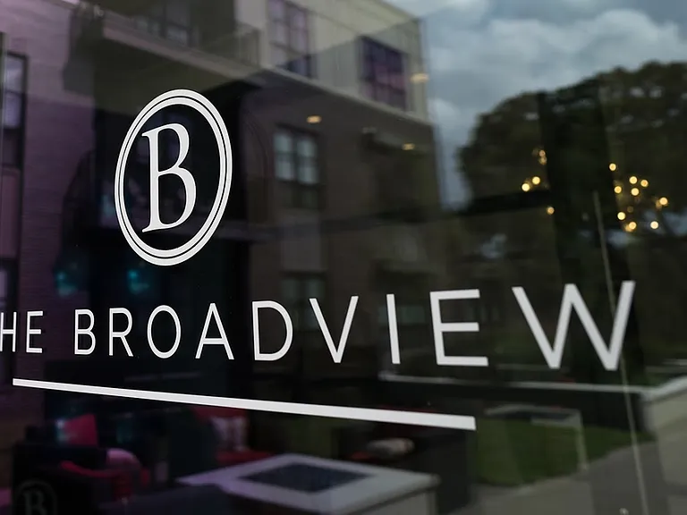 The Broadview — Photo 5