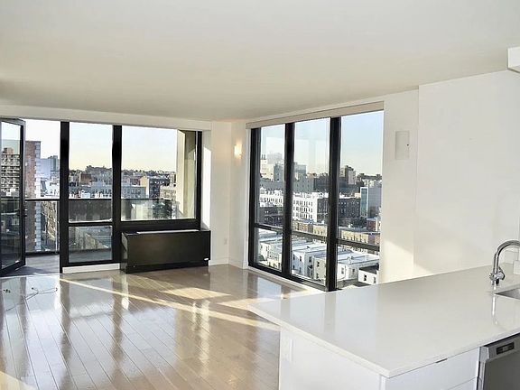 4th image of 2740 21st St APT 5C