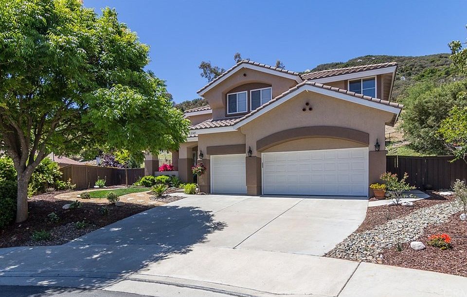 2nd image of 23487 Mountainside Ct