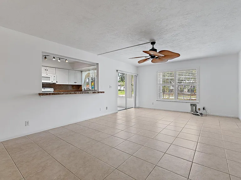 5570 Tamberlane Cir #131 — Photo 7