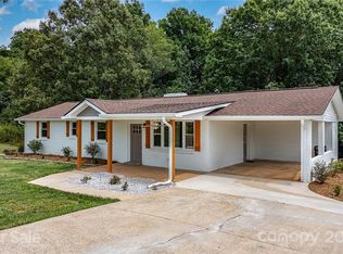 1223 Dixie St, Newton, NC 28658