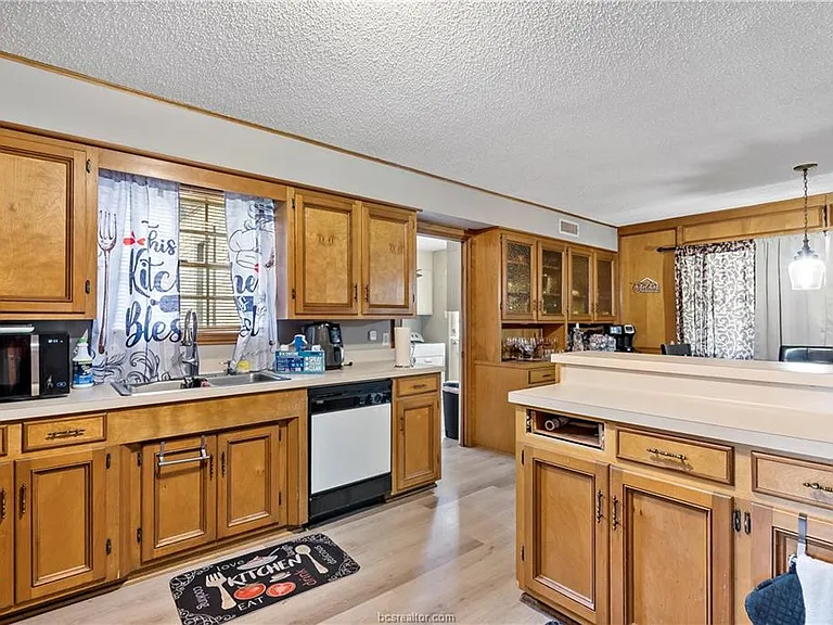 2508 Memorial Dr — Photo 13