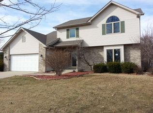 400 Feeney Dr, Minooka, IL 60447