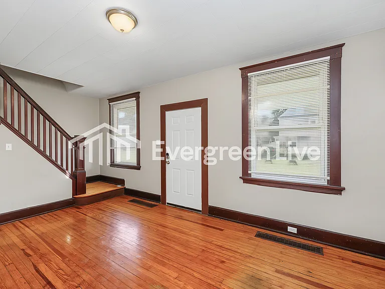 3717 Woodbine Ave — Photo 3