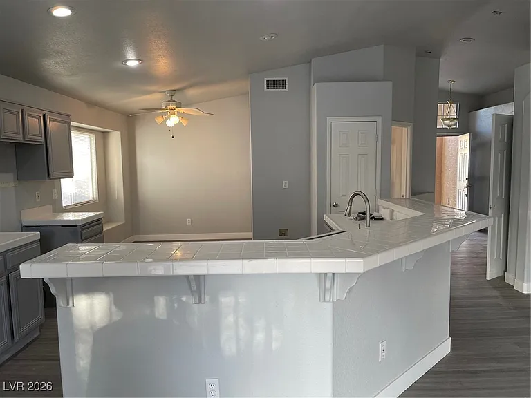 1425 Dragon Rock Dr — Photo 8