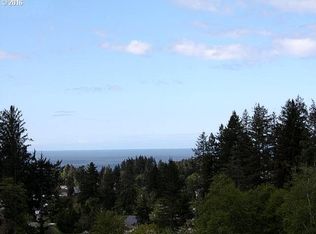 570 Meadow Ln, Brookings, OR 97415