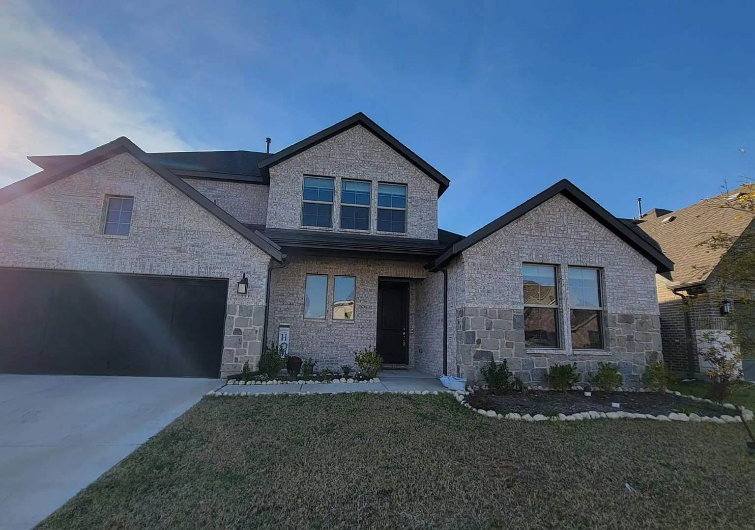 4 Bedroom Single Family in Fort Worth — Photo 2