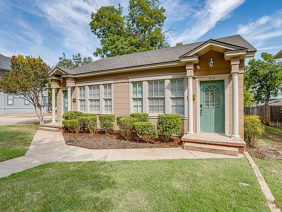 2nd image of 1622 Mistletoe Blvd