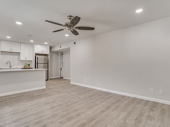 5th image of 5444 Gaston Ave APT 203