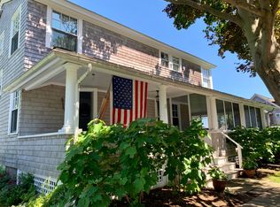 33 Waterbury Ave, Madison, CT 06443