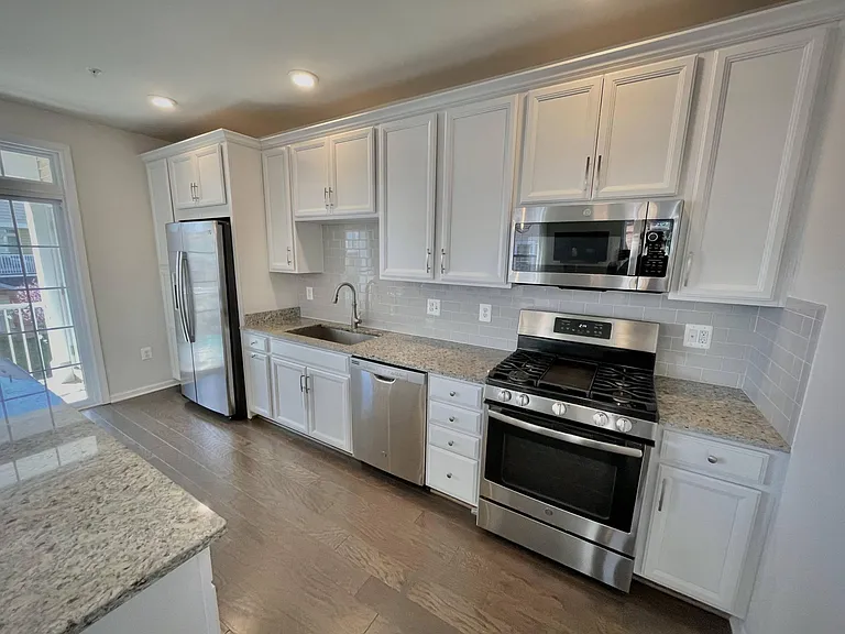 23257 Southdown Manor Ter #101 — Photo 7
