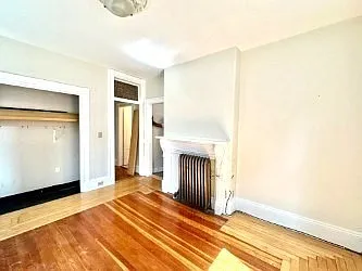 3 bed, 1.0 bath, 1200 sqft, $4,500 — Photo 4