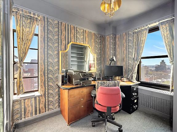 4th image of 300 W 23rd St APT 17K