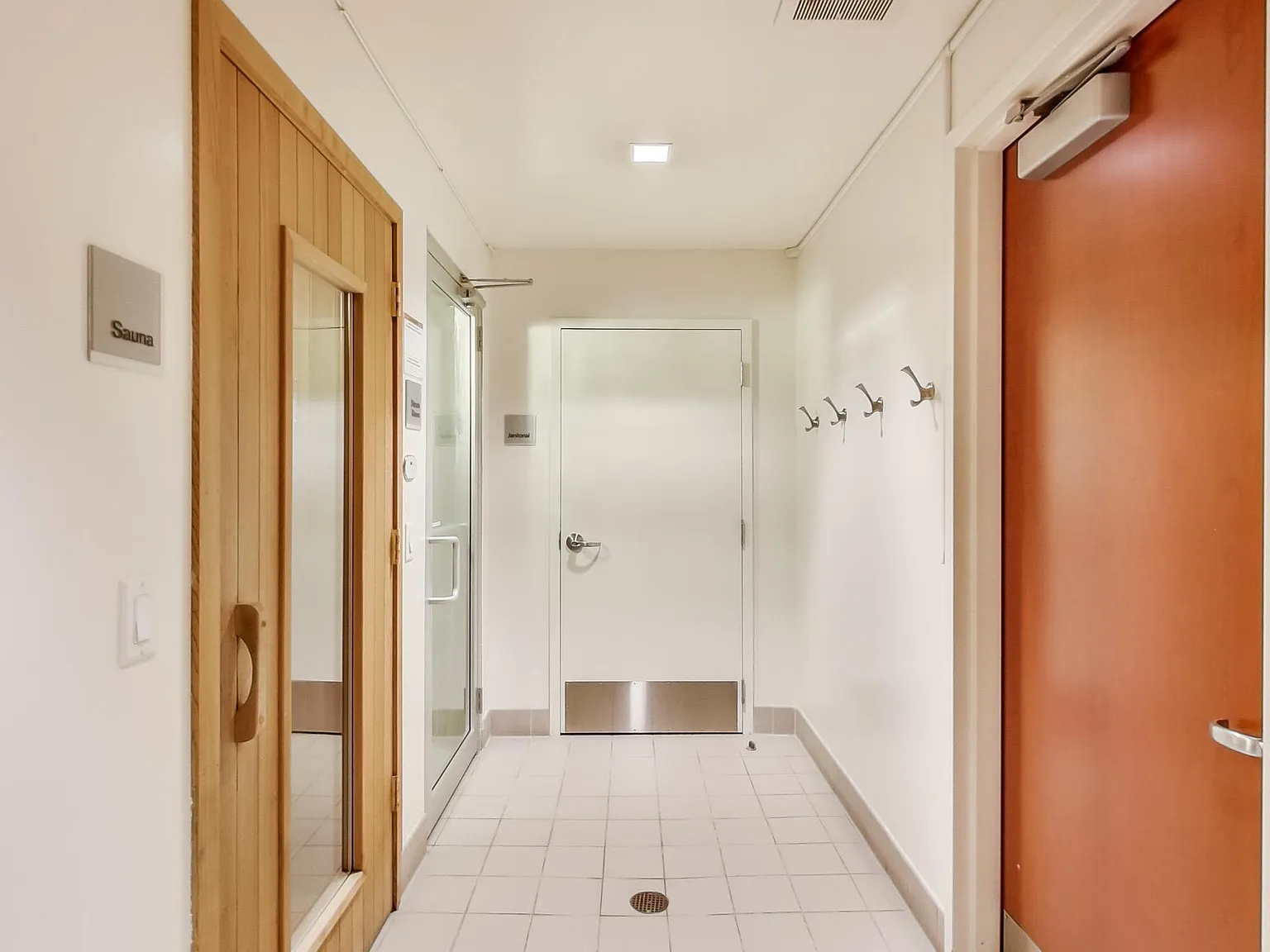 1 bed, 759 sqft, $2,725 — Photo 3
