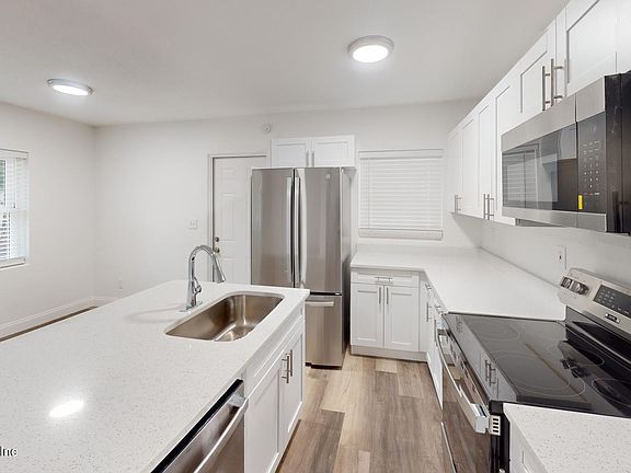 4th image of 3652 CEDAR Drive