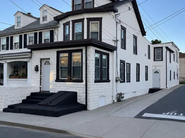2 W 2nd St #3, Marcus Hook, PA 19061