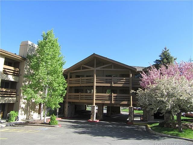 1st image of 1585 Empire Ave #107