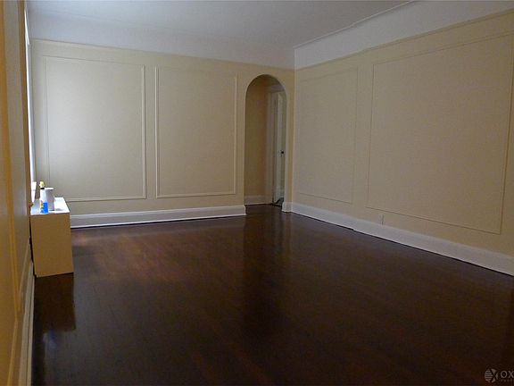 4th image of 4519 42nd St APT 4C