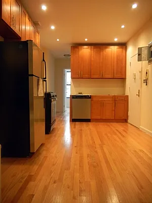 Rented by Gallery Real Estate Group, LLC | media 17