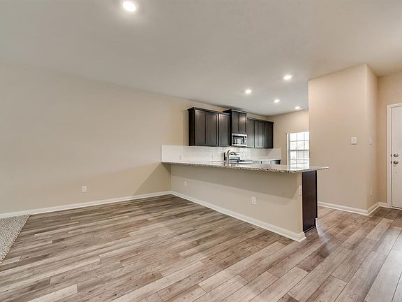 4th image of 7449 Thunder Bay Dr