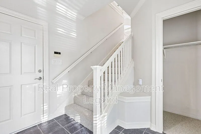 2 bed, 2.0 bath, 1422 sqft, $2,495 — Photo 4