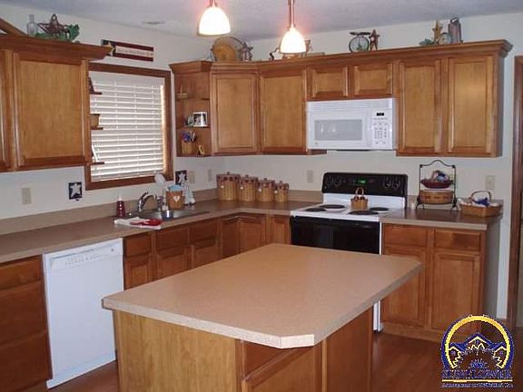 4th image of 308 SE Madore St