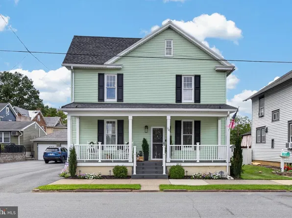 54 Prospect St, Hummelstown, PA 17036