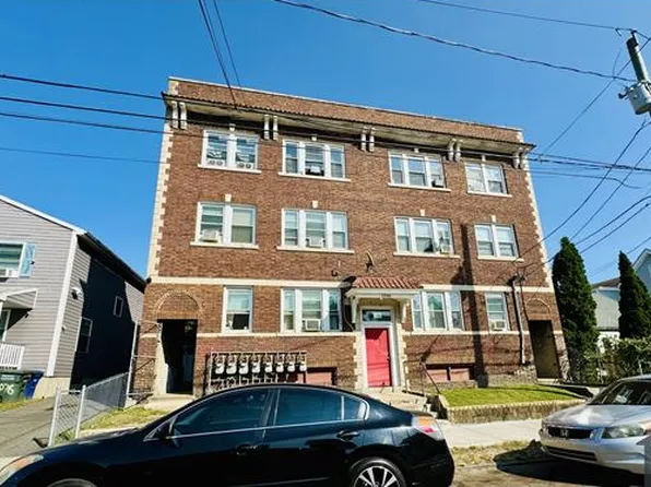 1066 Kossuth St, Bridgeport, CT 06608