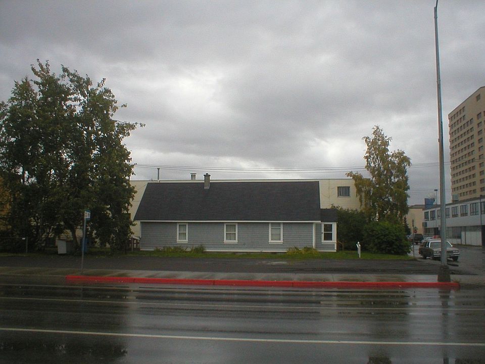 4th Ave. front