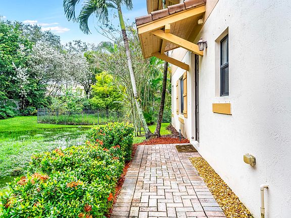 Home For Sale In Grand Cypress