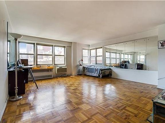 4th image of 150 E 37th St APT 12C