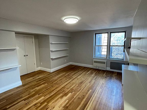 4th image of 2385 Barker Ave APT 4N