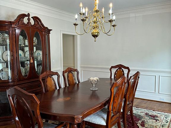 2nd image of 8 Covey Hill Ln